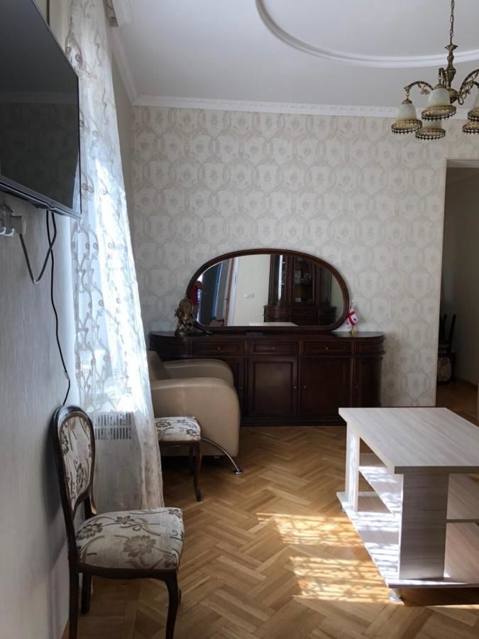 Отели типа «постель и завтрак» Apartment OLD KUTAISI Кутаиси-30