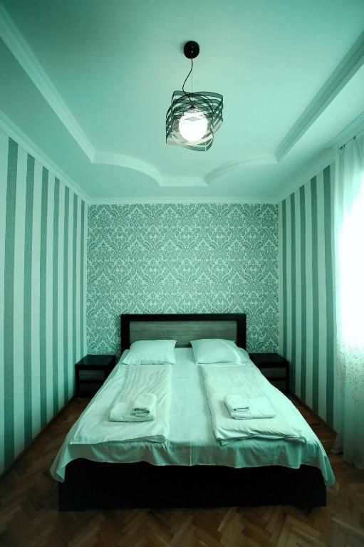 Отели типа «постель и завтрак» Apartment OLD KUTAISI Кутаиси