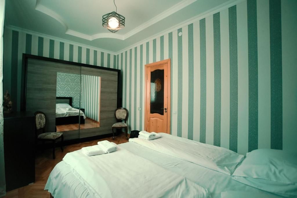 Отели типа «постель и завтрак» Apartment OLD KUTAISI Кутаиси