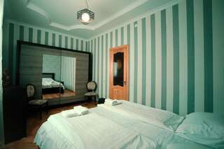 Отели типа «постель и завтрак» Apartment OLD KUTAISI Кутаиси Двухместный номер с 1 кроватью-8